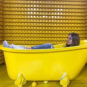 Meet your Posher, Ava